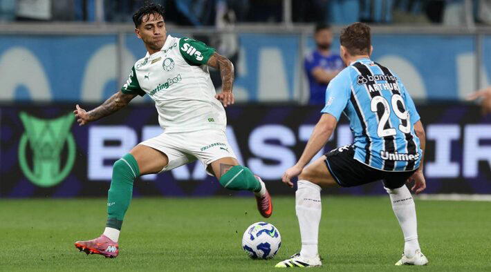 Palmeiras leva virada do Grêmio e chega ao 5º jogo sem vitória no Brasileirão